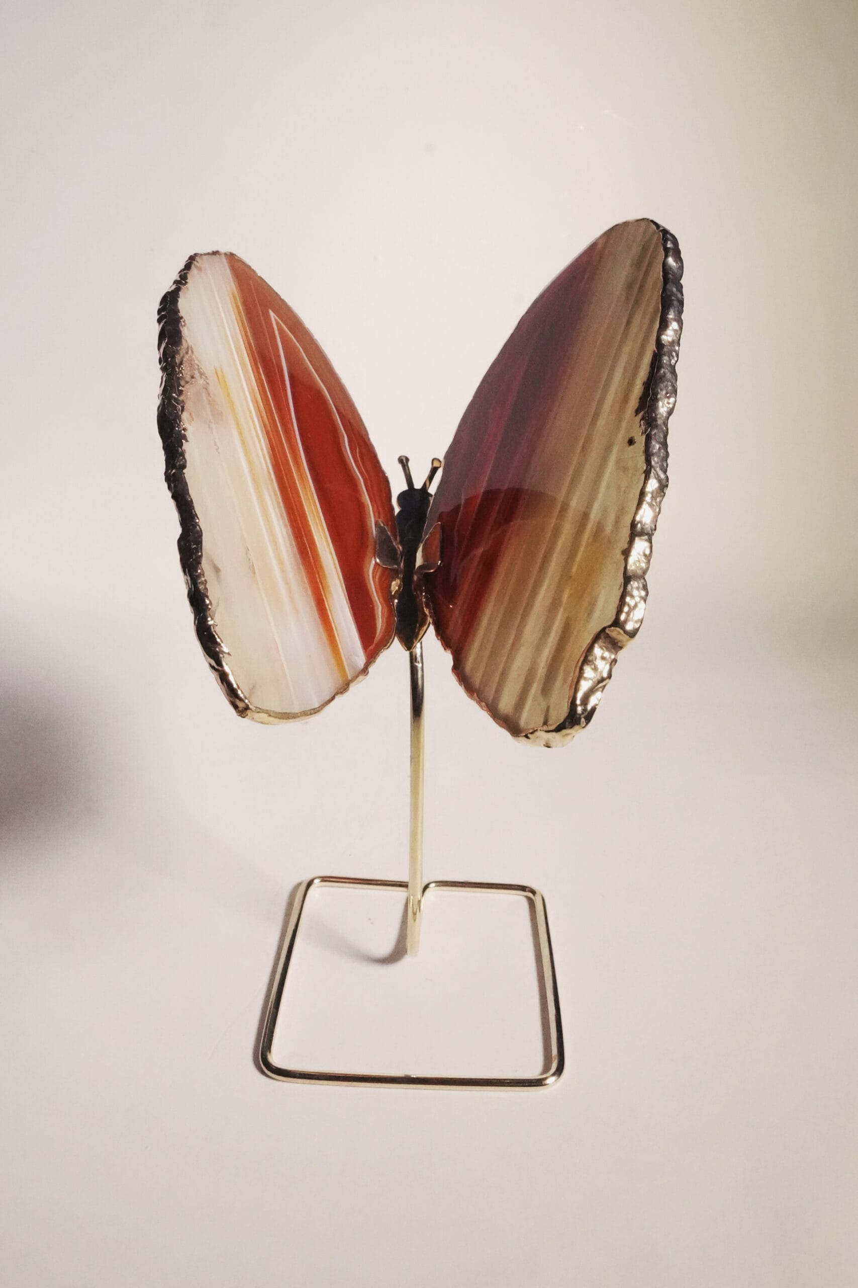 BORBOLETA ÁGATA VERMELHA NA BASE